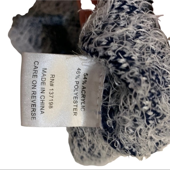 OhMG! Navy & White Soft and Cozy Crew Neck Aztec Print Sweater Sz S - Picture 10 of 10